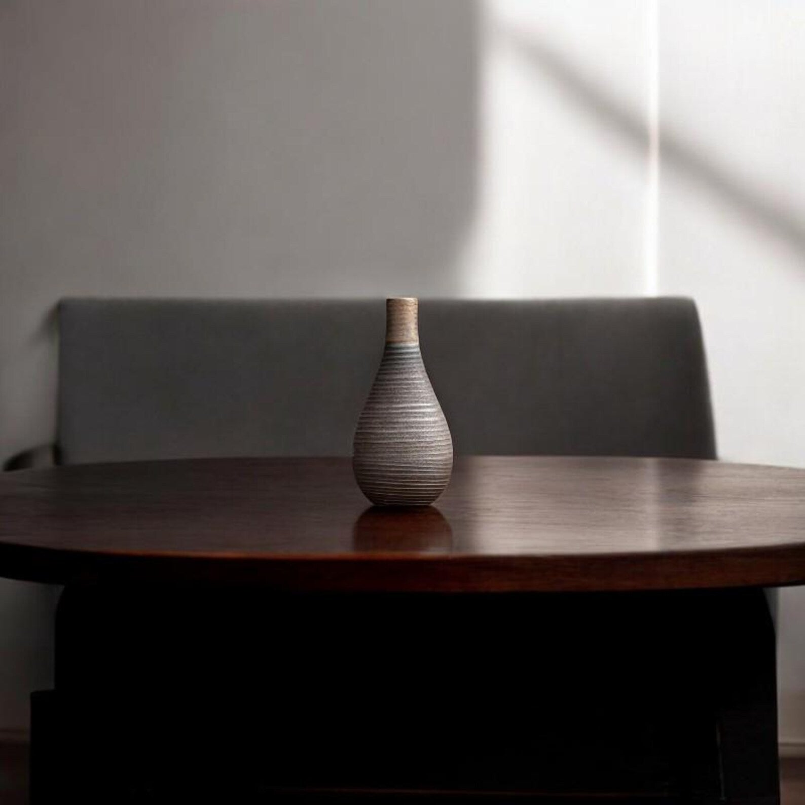 Vase en Céramique - NeoAntiqueVase™ - Bouteille Strié - Ma Maison Rêvée